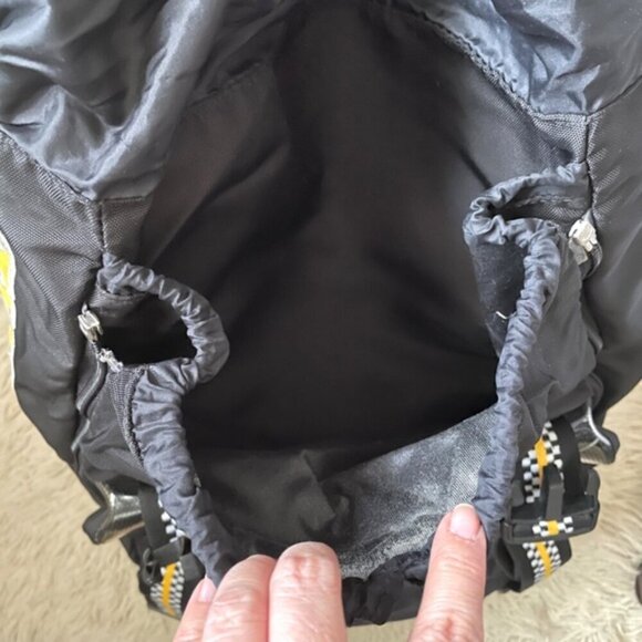 Vintage Invicta Black HOT WORLD Motocross Backpack - Expandable! 🎒 - Picture 11 of 16